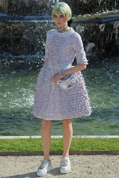 Look 15
